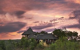 Makumu Private Game Lodge